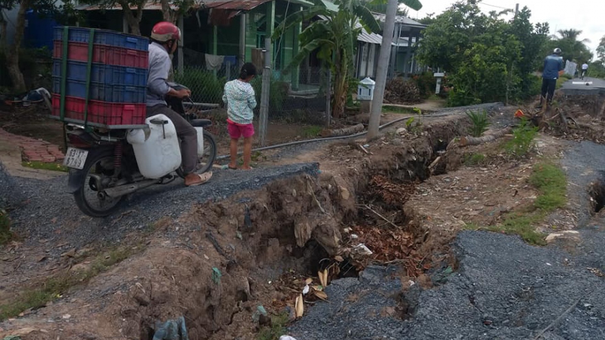 Sạt lở lớn ven sông rạch ở Cái Bè, Tiền Giang