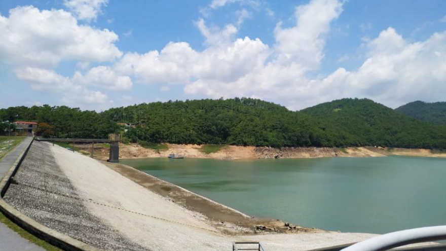Hồ Yên Lập, Quảng Ninh sắp đến mực nước chết