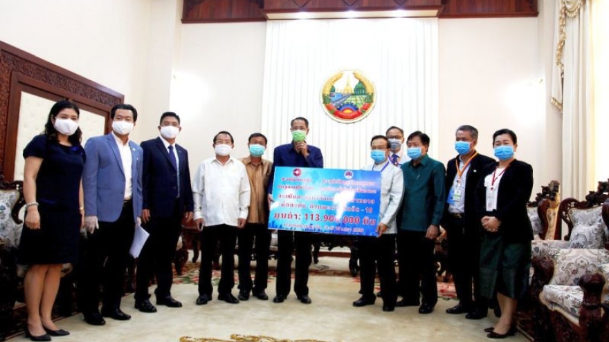 Cộng đồng người Việt chung tay cùng Lào chống dịch Covid-19