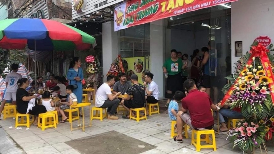 Hàng chục người bị ngộ độc thực phẩm do ăn kem trứng