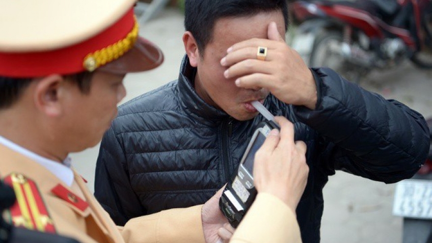 Gần 10.000 lái xe vi phạm nồng độ cồn bị xử lý sau nửa tháng