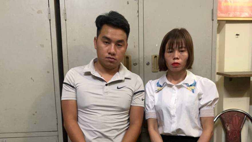 Bắt đôi nam nữ khi đang vận chuyển 32 bánh heroin