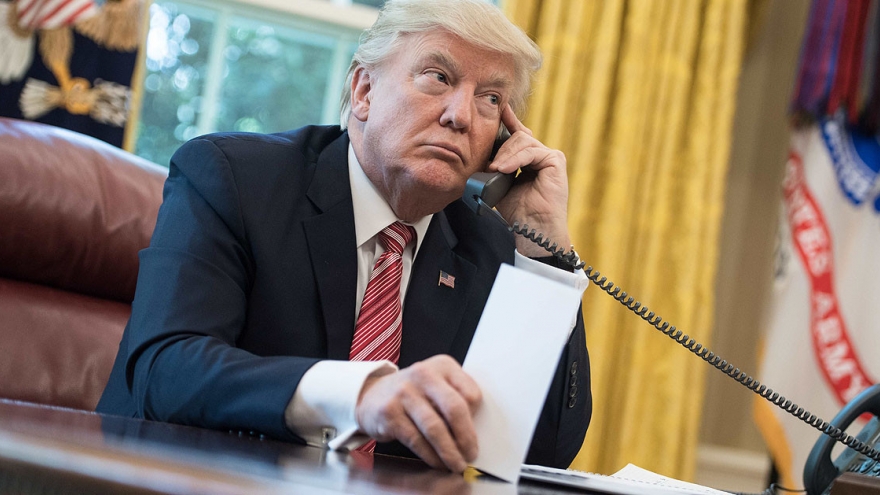 Tổng thống Mỹ yêu cầu các bang xem xét cho học sinh đi học trở lại