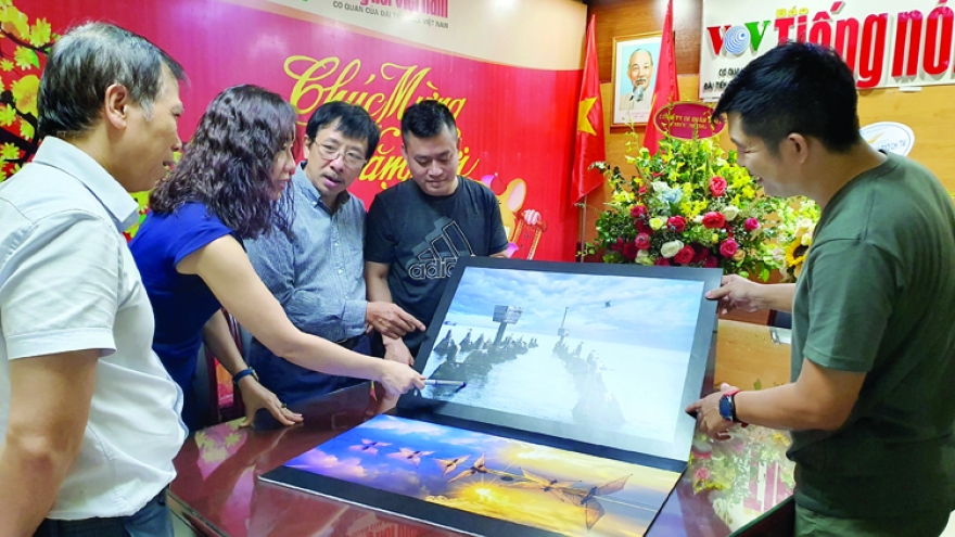 Triển lãm: 'Ảnh của những người làm phát thanh'