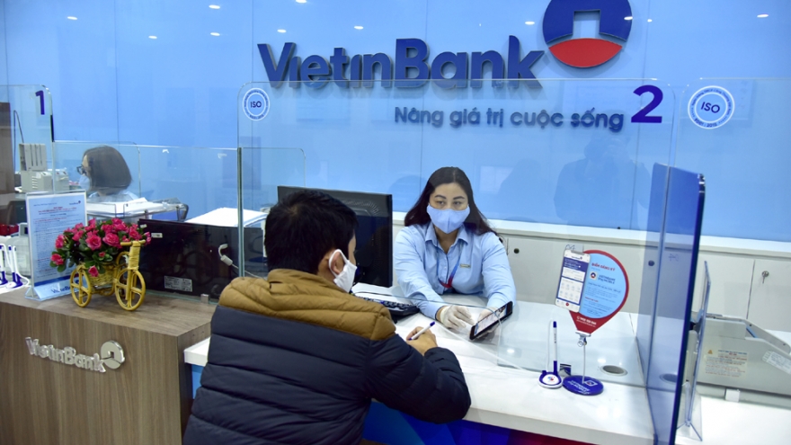 Hàng trăm khách hàng cá nhân được VietinBank hỗ trợ vượt đại dịch