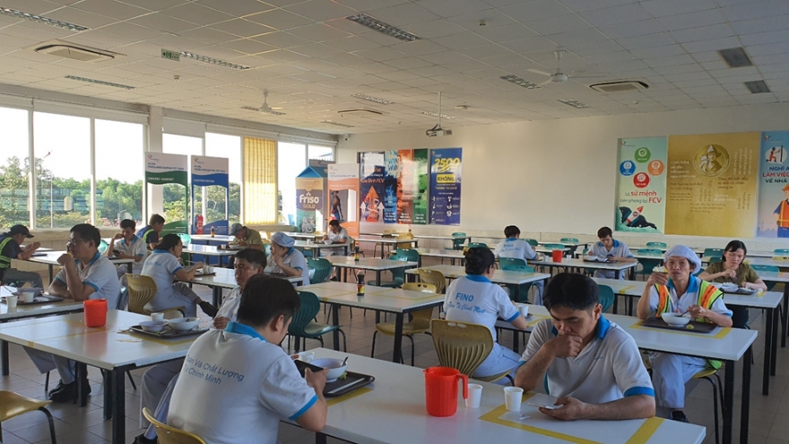 Bảo vệ nhân viên và tăng cường sản xuất theo cách của Cô Gái Hà Lan