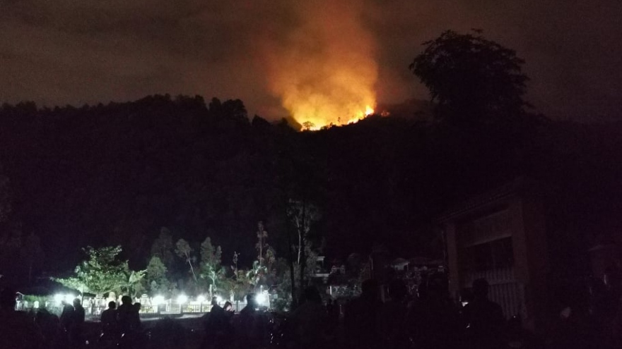 Đà Nẵng huy động 200 người chữa cháy rừng