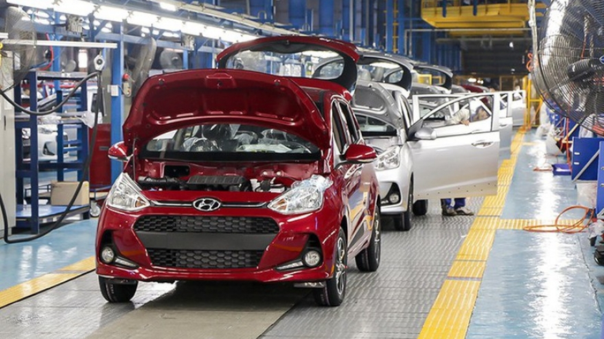 Giảm lệ phí trước bạ ô tô lại lo quá tải hạ tầng