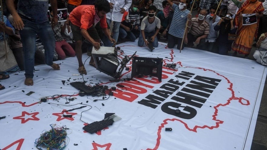 Ấn Độ ngừng nhập khẩu các thiết bị điện tử và năng lượng từ Trung Quốc