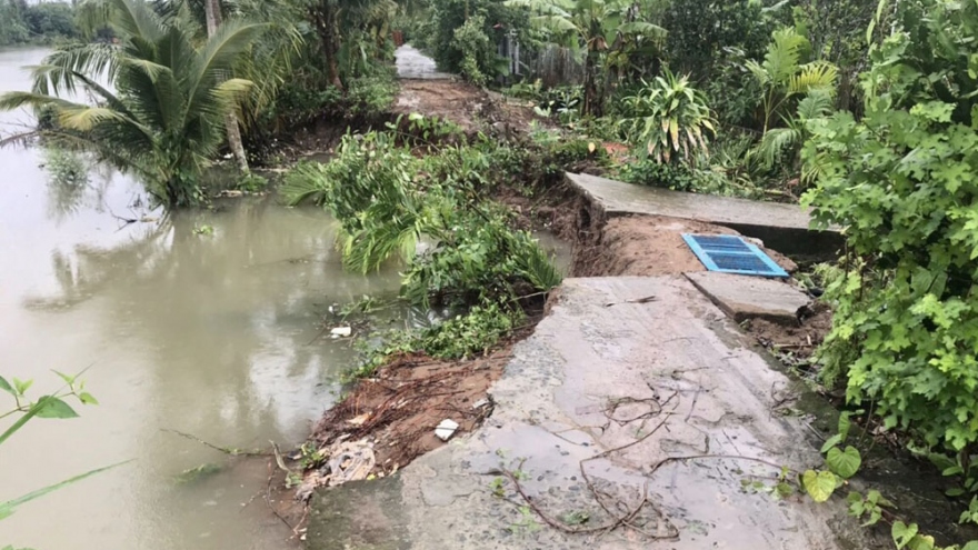 Tiếp tục xảy ra 5 điểm sạt lở đất bờ sông ở Hậu Giang