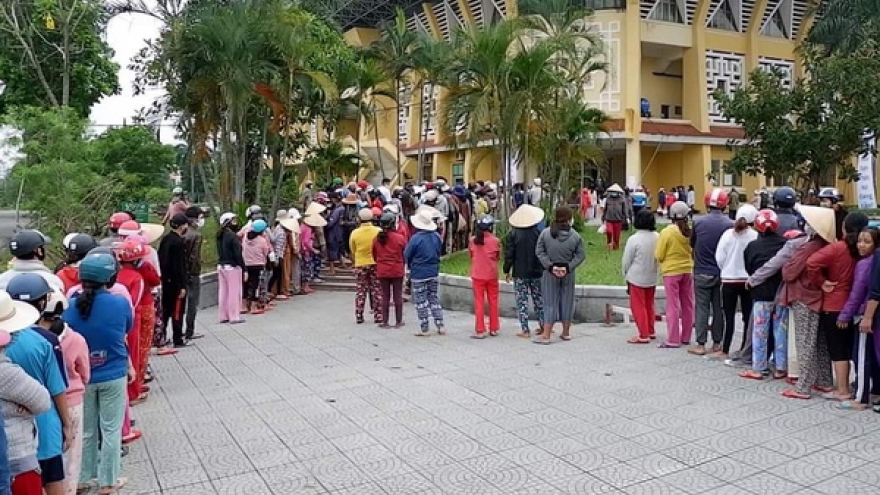 “ATM gạo” ở Huế tạm dừng lần thứ 2 do không đảm bảo giãn cách xã hội