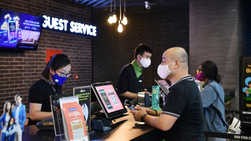 Rạp phim “đói” khách trong ngày mở cửa trở lại sau mùa dịch Covid-19