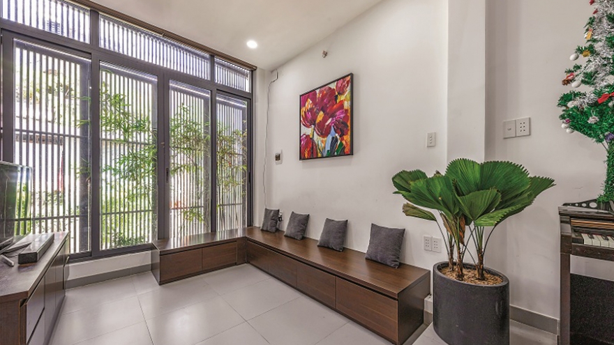 Ngôi nhà thoáng rộng nhờ những khoảng thông tầng