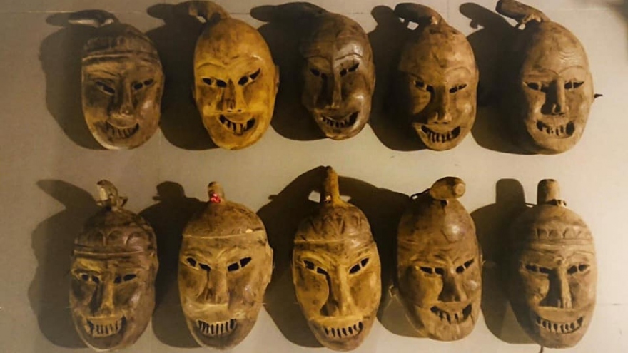 Ka đong mặt nạ trong văn hóa tín ngưỡng của người Dao - phương ngữ Mùn