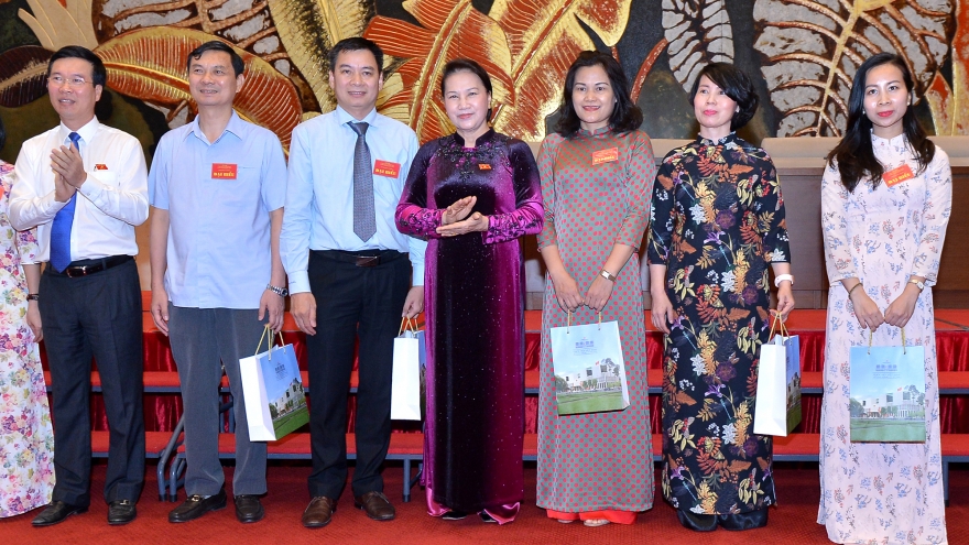 Chủ tịch Quốc hội gặp mặt đoàn đại biểu Người làm báo tiêu biểu