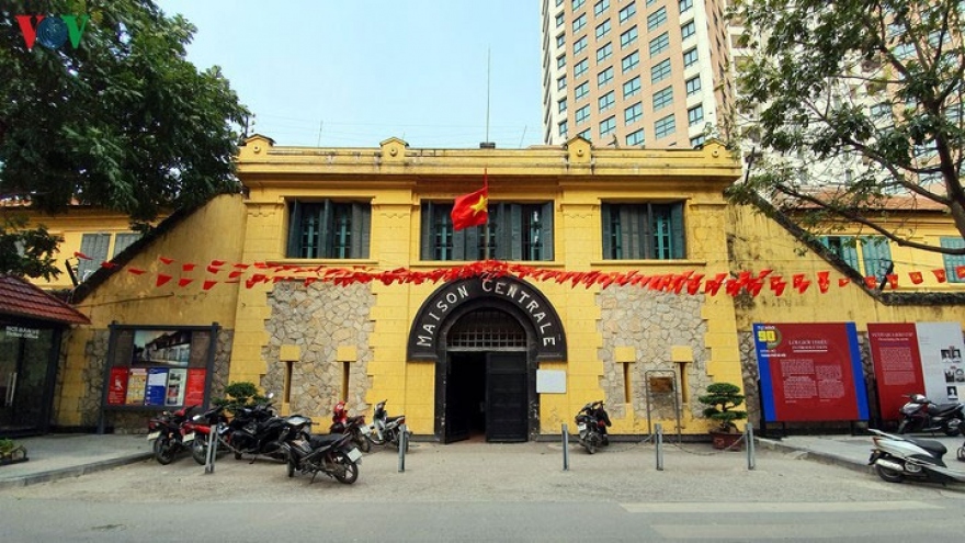 Hà Nội mở tour du lịch đêm khám phá Di tích Nhà tù Hỏa Lò