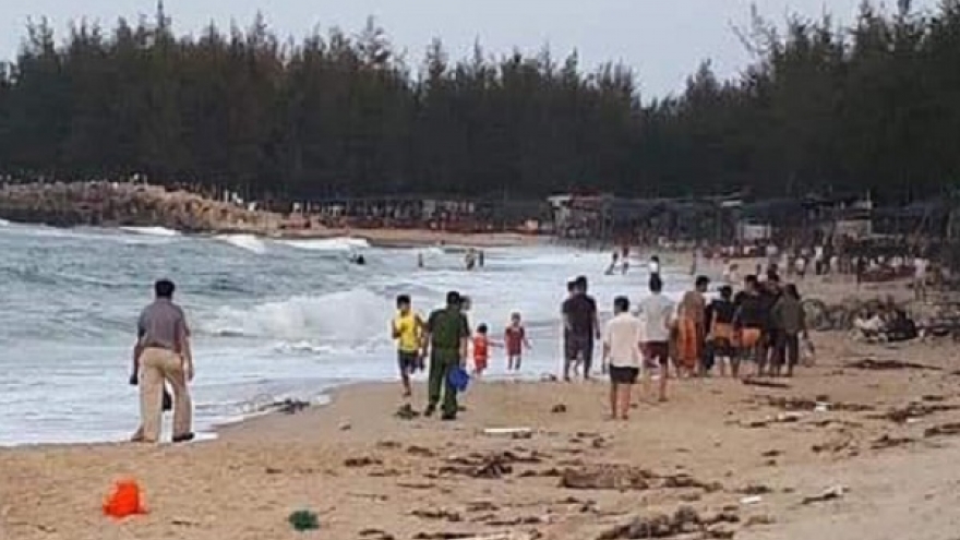Tìm thấy thi thể nam thanh niên cứu bạn bị sóng biển cuốn