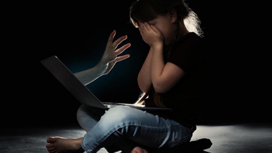 Phát hiện cuộc thi “sắc đẹp trẻ em”, yêu cầu gửi ảnh khỏa thân