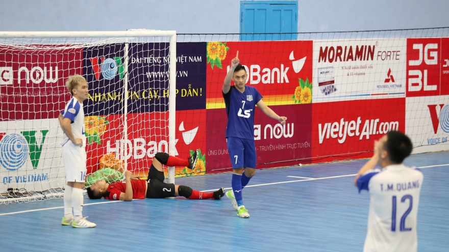 Văn Vũ tỏa sáng, Thái Sơn Nam “dìm” Thái Sơn Bắc dưới đáy bảng