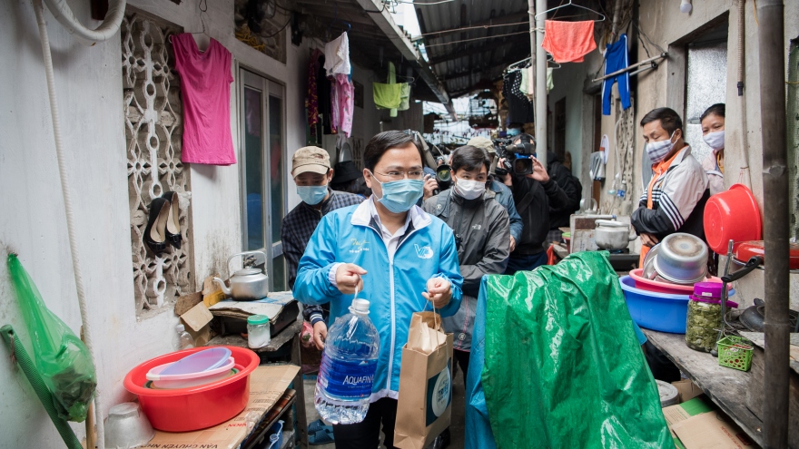 8.000 suất ăn mỗi ngày tiếp sức sinh viên, công nhân khó khăn