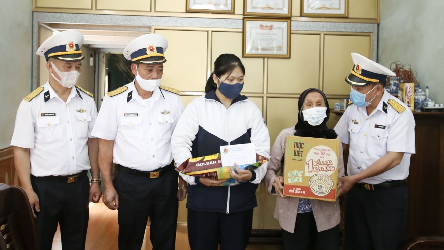 Đồng hành cùng hậu phương các cán bộ, chiến sĩ Hải quân trong mùa dịch