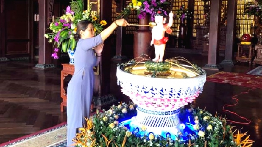 Phật tử Đắk Lắk mừng Đại lễ Phật đản tại tư gia để phòng Covid-19
