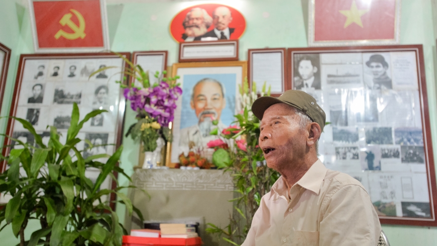 Lão nông dành nhiều năm sưu tập 300 bức ảnh quý giá về Bác Hồ