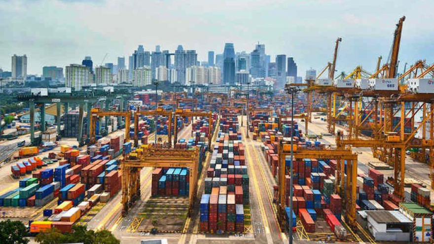 Singapore cho mở lại một số loại hình kinh doanh trong vài tuần tới