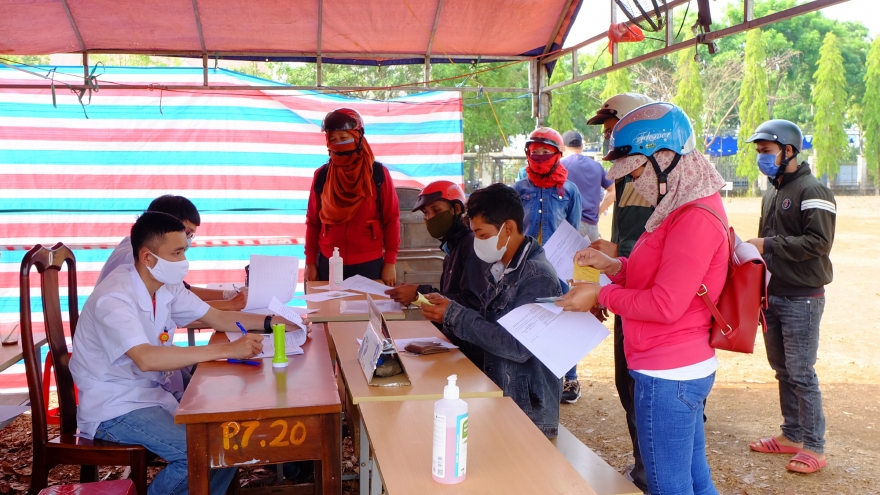 Đắk Lắk giám sát chặt chẽ sức khỏe hàng ngàn người về từ các tỉnh phía Nam