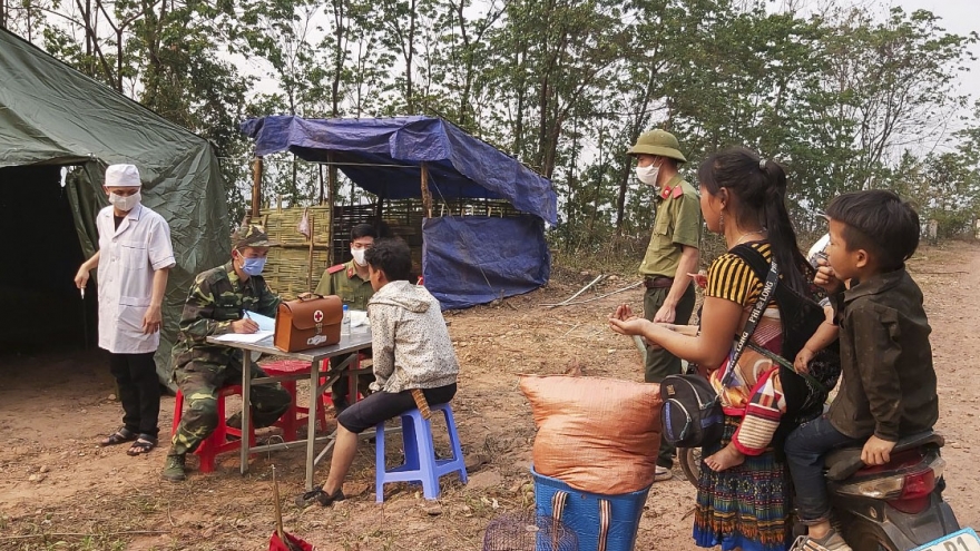 Những người lính trung kiên chống dịch bệnh nơi biên giới