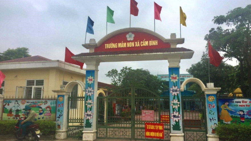 Bị nhắc đổ rác, nam thanh niên đâm bạn ở cùng phòng trong khu cách ly