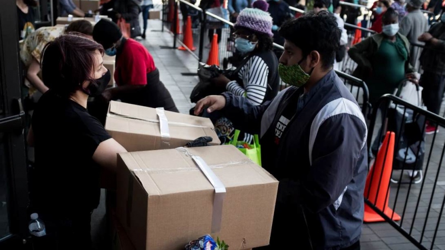 Tỷ lệ thất nghiệp ở Mỹ giảm xuống còn 13,3% trong tháng 5