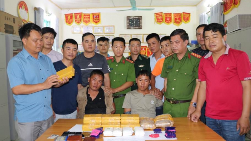 Phá đường dây ma túy, thu 20 bánh heroin và 12.000 viên ma túy tổng hợp