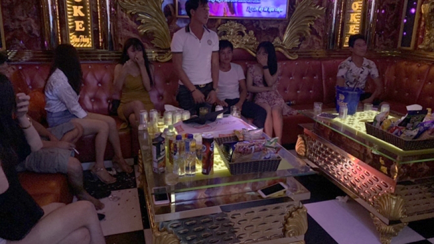 Quảng Ninh: Xử lý điểm kinh doanh karaoke hoạt động bất chấp lệnh cấm