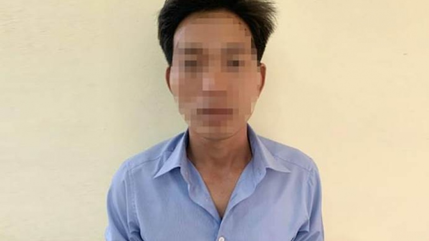 Chơi ở nơi công cộng, bé gái 12 tuổi bị “yêu râu xanh” dâm ô