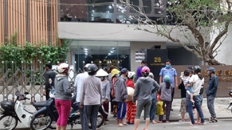 Huế tạm ngừng cấp phát gạo miễn phí qua ATM cho người nghèo vì lộn xộn