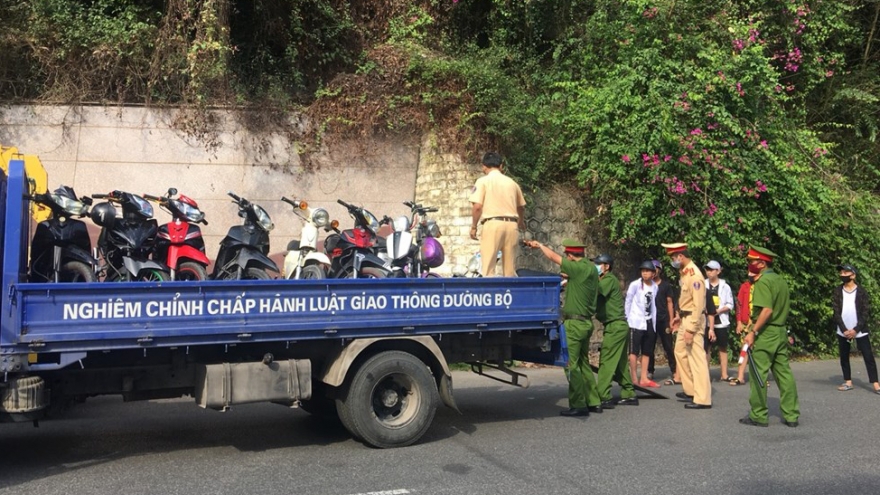 Tạm giữ nhóm thanh niên lạng lách đánh võng ở Đồ Sơn (Hải Phòng)