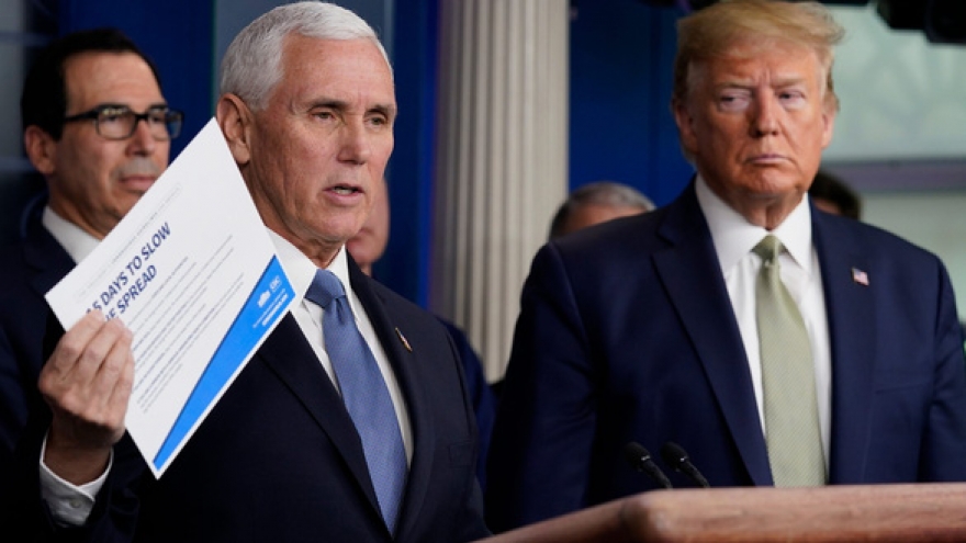 Thư ký báo chí Phó Tổng thống Mỹ xét nghiệm dương tính với Covid-19