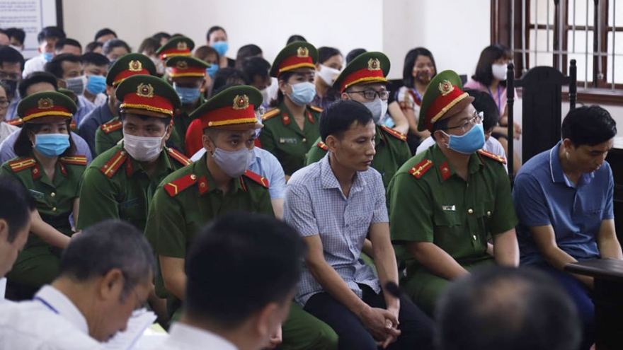 Vụ gian lận điểm thi Hòa Bình: Đề nghị mức án cho 15 bị cáo