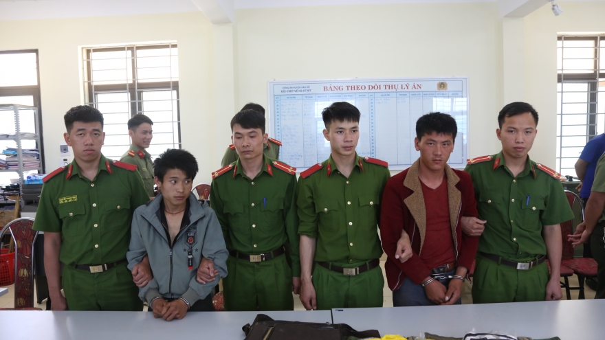 Bắt vụ vận chuyển 15.000 viên ma túy tổng hợp cùng súng, đạn ở Sơn La