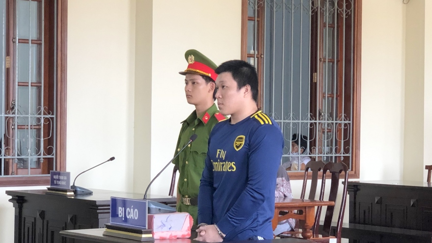 Đánh chết người vì tiền bo trong quán Karaoke