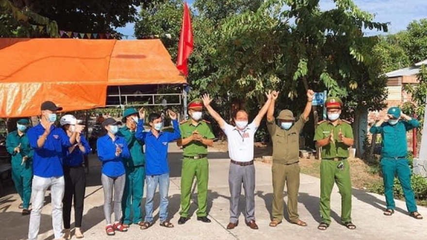 Tổ giám sát cộng đồng “đi từng ngõ, gõ từng nhà” chống dịch