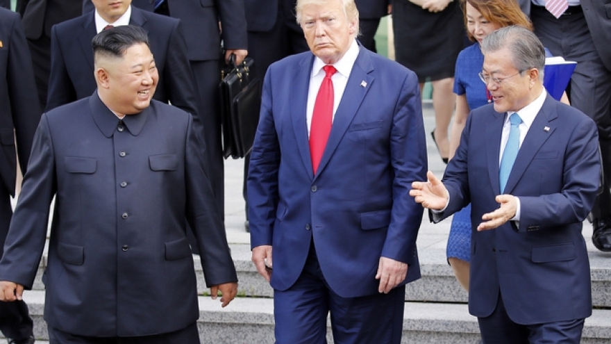 Hồi ký Bolton: Ông Moon không được chào đón trong cuộc gặp Trump-Kim