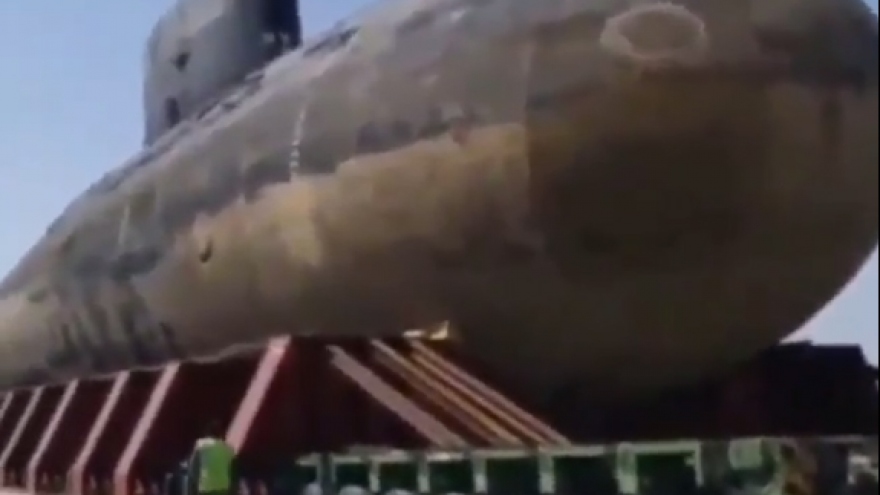 Động thái bất thường: Iran vận chuyển tàu ngầm Kilo bằng đường bộ