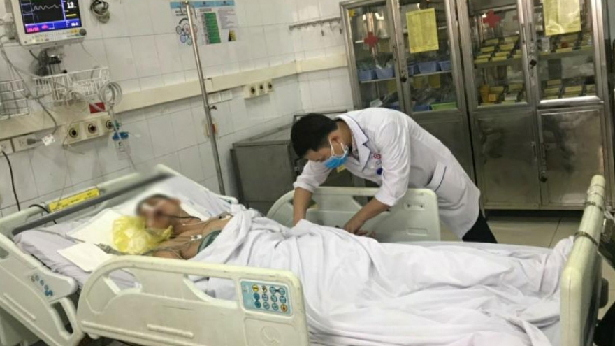 Uống 3 tuýp thuốc chuột, nam thanh niên nguy kịch