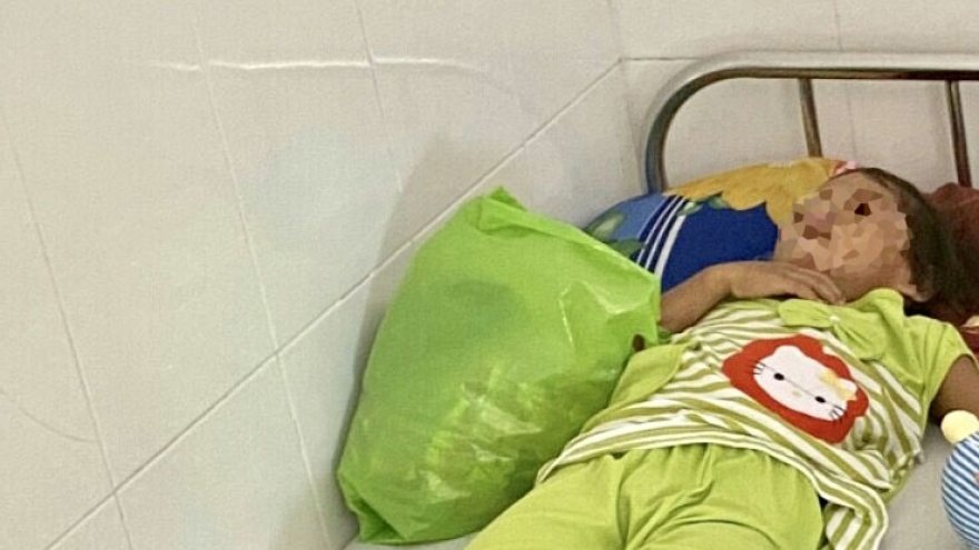 Sức khỏe cháu bé bị cha ruột bạo hành ở Sóc Trăng đã ổn định