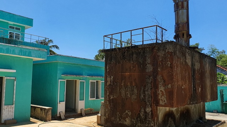 Bình Định: Dân “khát” nước sạch dù sống gần nhà máy nước