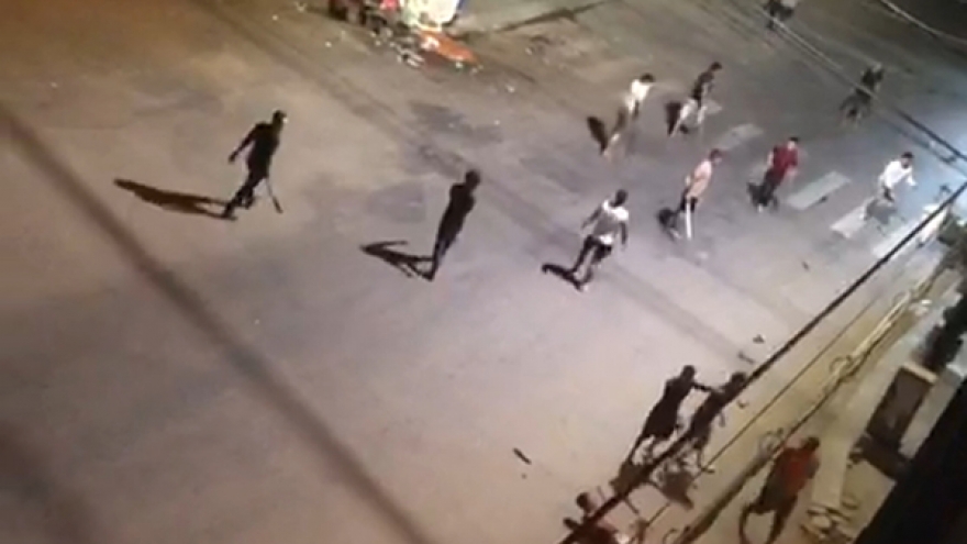 Hơn 10 thanh niên hỗn chiến trong đêm, 1 người bị chém chết