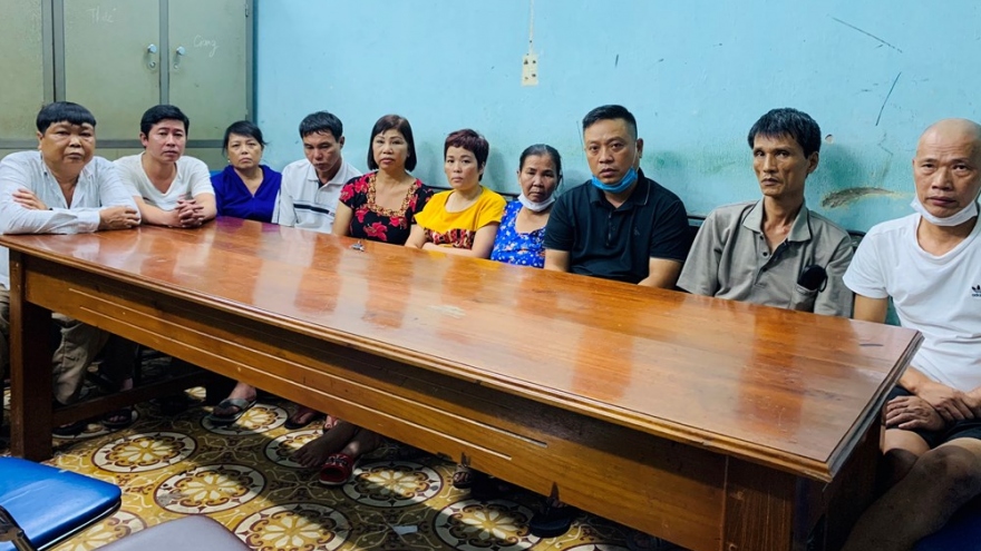 Bắt quả tang 10 đối tượng “sát phạt” trên chiếu bạc