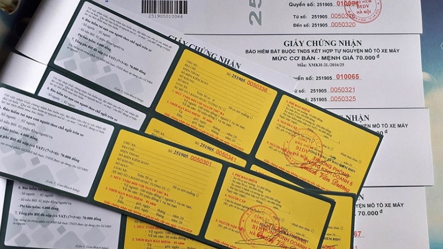 Mua bảo hiểm xe máy ở vỉa hè: Bộ Tài chính nói gì?